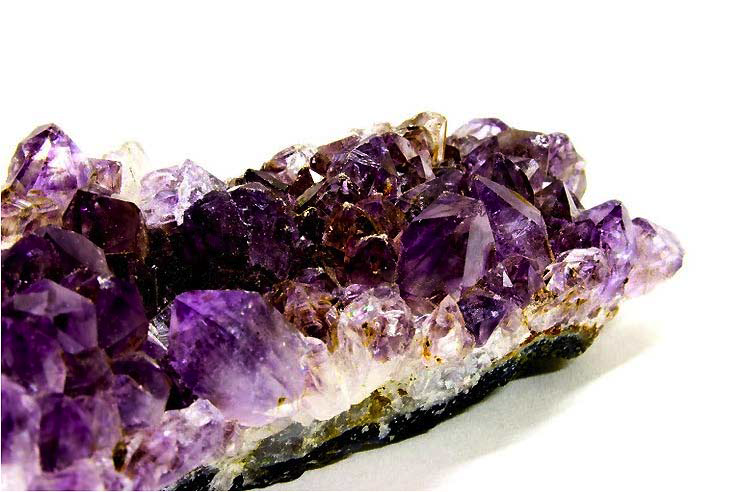 Power of Amethyst and Infrared light emission